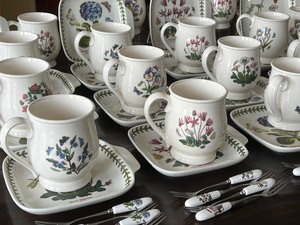 lot 77 image: Portmeirion Snack or Desert Plates, Mugs and Pastry Forks