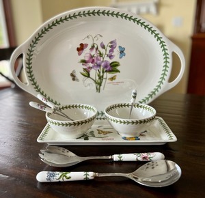 lot 78 image: Portmeirion Botanic Garden Serving Pieces including Botanic Garden Double Handled Platter