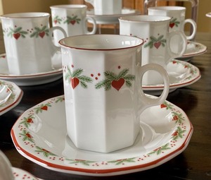 lot 86 image: Set of 13 Porsgrund Multi-Sided Teacups and Saucers
