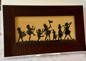 lot 98 image: Two Beautifully Framed Silhouettes