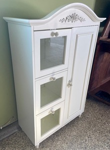 lot 210 image: Wonderful White Cabinet