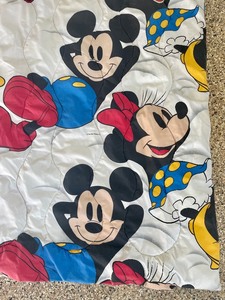 lot 215 image: Vintage Mickey and Minnie Twin Comforter