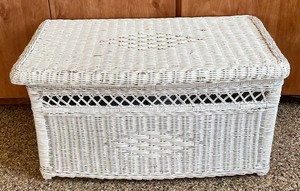 lot 218 image: White Wicker Chest