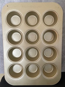 lot 236 image: Lot of Baking Goodies