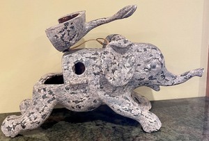 lot 240 image: Excellent Elephant Bird House