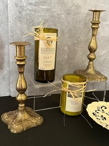 lot 130 image: Lovely Home Decor Grouping
