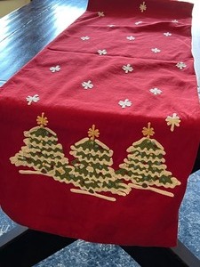 lot 147 image: Pottery Barn Christmas Table Runner