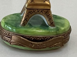 lot 155 image: Miniature Eiffel Tower Limoges Trinket Box