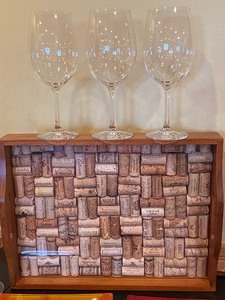 lot 173 image: Decorative Wine Themed Items