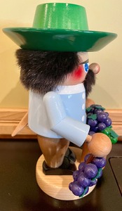 lot 256 image: Stunning Steinbach Nutcracker