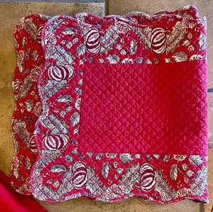 lot 258 image: Holiday Tree Skirt and 2 Radiant Runners