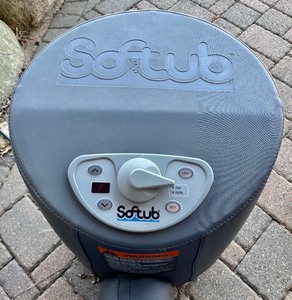 lot 278 image: Softub Hot Tub