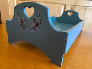 lot 425 image: American Girl Doll Bed