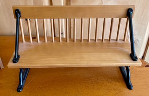 lot 420 image: American Girl Doll Desk and Bench