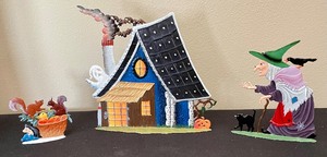 lot 288 image: Halloween Grouping