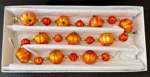 lot 287 image: Christopher Radko Fall Line Up Garland Decor