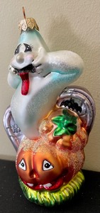 lot 286 image: Christopher Radko Ghost and Pumpkin Ornament