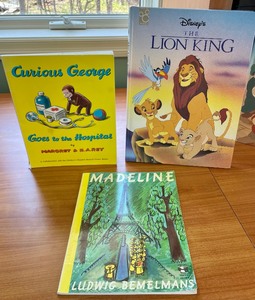 lot 401 image: Variety of Childrens Books