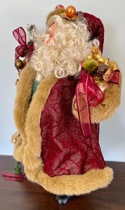 lot 403 image: Festive Santa Claus