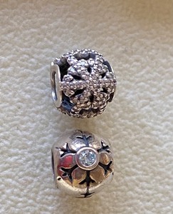 lot 439 image: Two Snowflake Design Pandora Beads
