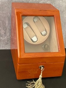 lot 391 image: Watch Winder