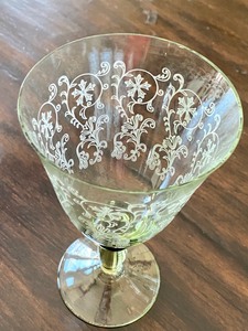 lot 293 image: Set of 14 Beautiful Wine Glasses