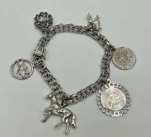 lot 189 image: Vintage Sterling Charm Bracelet