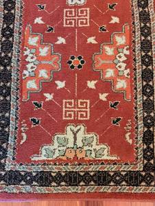lot 317 image: Colorful Runner