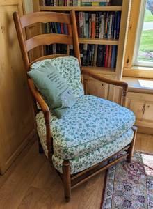 lot 324 image: Beautiful Ladder Back Chair by Hickory