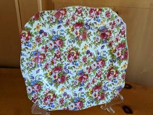 lot 334 image: Royal Cotswold Decorative Chintz Plates
