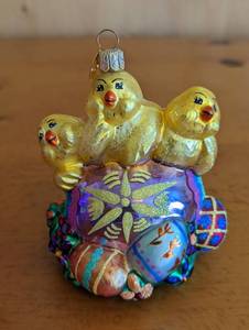 lot 346 image: Christopher Radko Spring Themed Ornaments including Christopher Radko Easter Peep Trio Ornament