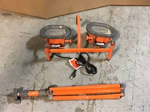 HDX 1200-watt Halogen Tripod Work Light Customer returns see pcs