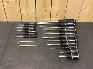lot 24 image: Husky Screwdriver Set (20-Piece) open box