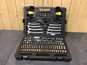 lot 27 image: Stanley 14 in. & 38 in. Drive SAE Mechanics Tool Set (145-Piece) Open box