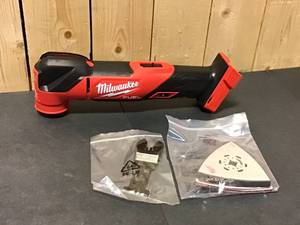 lot 29 image: Milwaukee M18 FUEL 18-Volt Lithium-Ion Cordless Brushless Oscillating Multi-Tool (Tool-Only) Open box