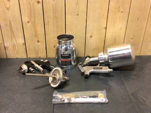 lot 58 image: Lot of Husky spray guns open box