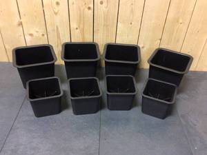 lot 60 image: Home-it Adjustable Bed Risers or Furniture Riser bed lifts in Heights of 8 5  open box
