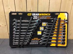 lot 66 image: GEARWRENCH SAEMetric 72-Tooth Combination Ratcheting Wrench Tool Set (20-Piece)