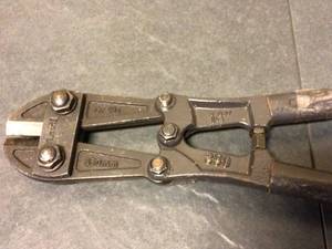 lot 95 image: Anvil 24 in. Bolt Cutters