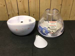 Crane 1 Gal. Top Fill Drop Cool Mist Humidifier with Sound Machine for Medium to Large Rooms up to 500 sq. ft. - ClearWhite - Good Condition - Review all pictures