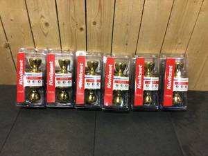 Kwikset Tylo Polished Brass Keyed Entry Door Knob Featuring Microban Antimicrobial Technology - Lot of 6 - Review all pictures