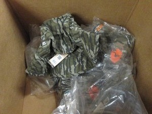 box of 11 mossy oak hats ...