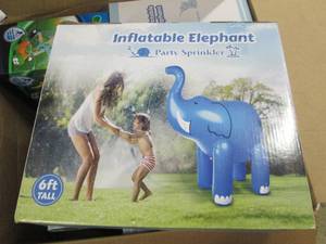 box of 6 elephant party sprinklers ...