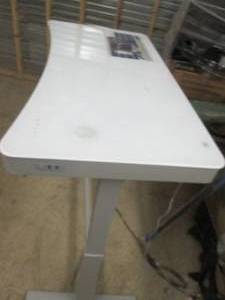 adjustable sit stand desk with buil...