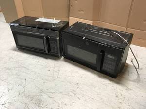 lot 32 image: Lot of Microwave Customer Returns See Pictures
