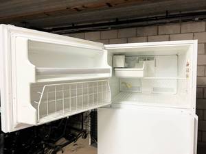 lot 7 image: Magic Chef ctb1922arw White Refrigerator Freezer - Both Tested As Working - Very Clean Inside Inside Door Shelves Have Repair Etc - Great For The Cabin & Garage Or Luxury Ice House