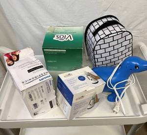 lot 12 image: LARGE LOT OF NEBULIZERS