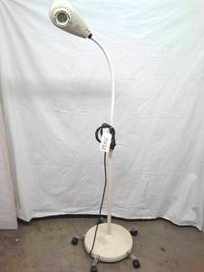 lot 22 image: MSRP $600 Welch Allyn LS-135 Mobile Gooseneck Medical OB-GYN Room Halogen Direct Focus Examination Light On Removable Caster Wheel Base - Excellent Working Condition