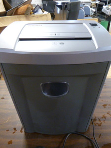 lot 104 image: Fellowes Paper Shredder