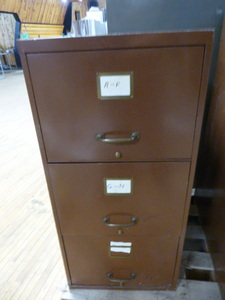 lot 111 image: 3 Drawer File Cabinet